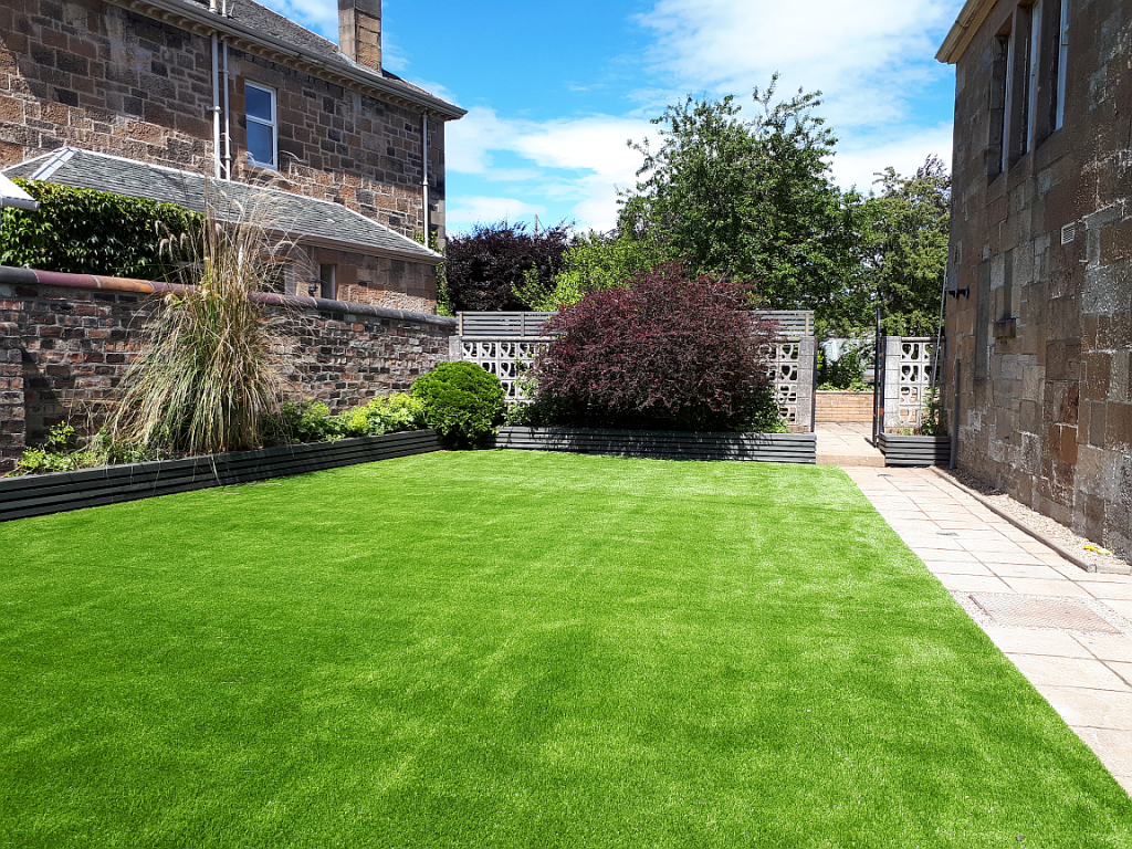 artificial lawn in glasgow